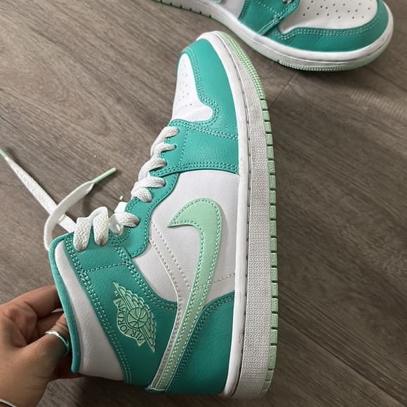 Nike Air Jordans Mint colour - Picture 2 of 5